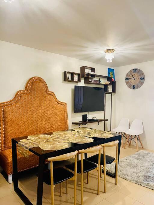 Two Bedroom In A Great Location Centrally Located 일로일로 외부 사진