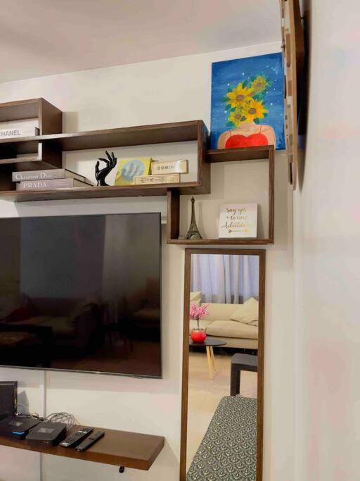 Two Bedroom In A Great Location Centrally Located 일로일로 외부 사진